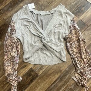 Long sleeve knot Top